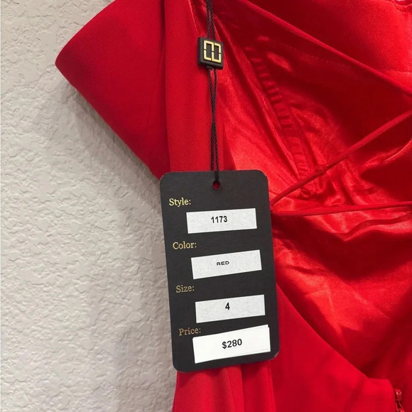 NWT Lucci Lu Red Maxi Dress w/Slit Size 4 Gown Prom Dress - Picture 5 of 5